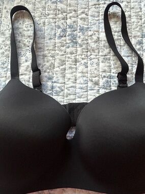 Victoria Secret Black Molded T-Shirt Bra Size 44C